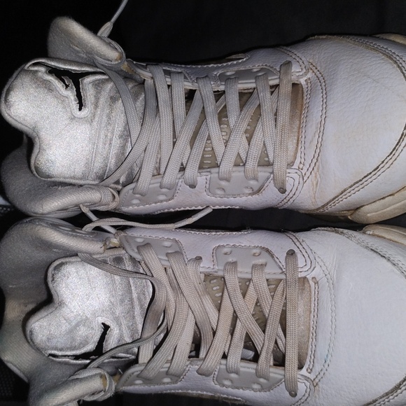 White Metallic Jordan 5's Dirty Broken Soles No Box Size 5.5 - Picture 1 of 2